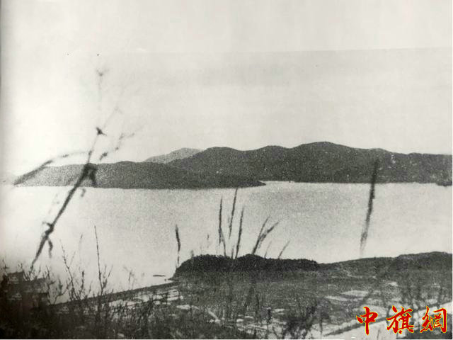 被志愿军攻占的大和岛、小和岛景象-1.jpg