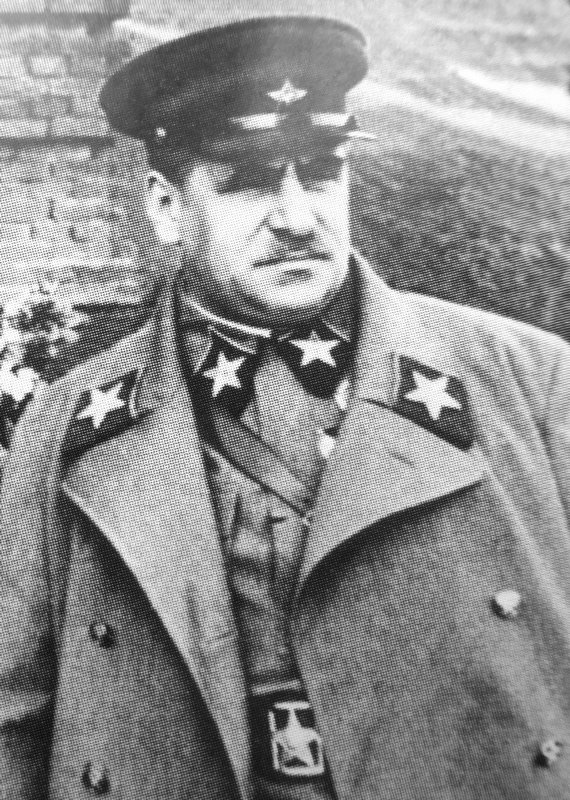 特稿：百年党史中的瞬间 ——  从布留赫尔元帅到加仑将军