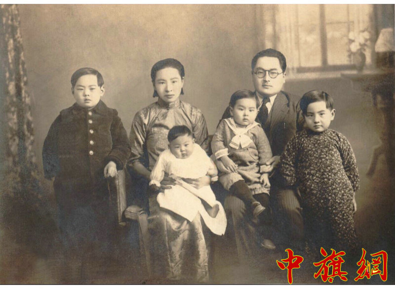 图1、1936年拍摄于长春童年时期的全家福（赵宁前右）.jpg