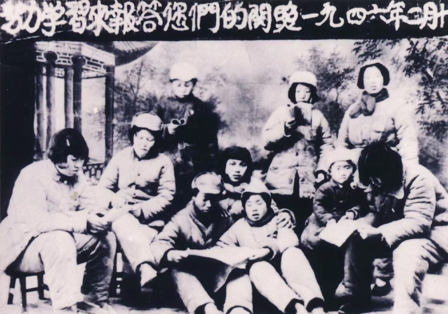 延安保小、延安中学王黎明、王利华与同学们.jpg