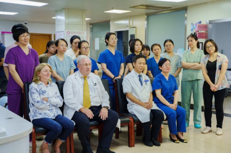 庆祝中国卵巢组织冻存移植后首例健康宝宝两周岁生日.jpg